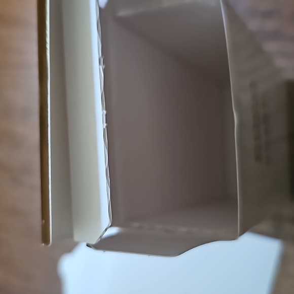 2pc Empty Chanel box and envelope - Picture 2 of 6